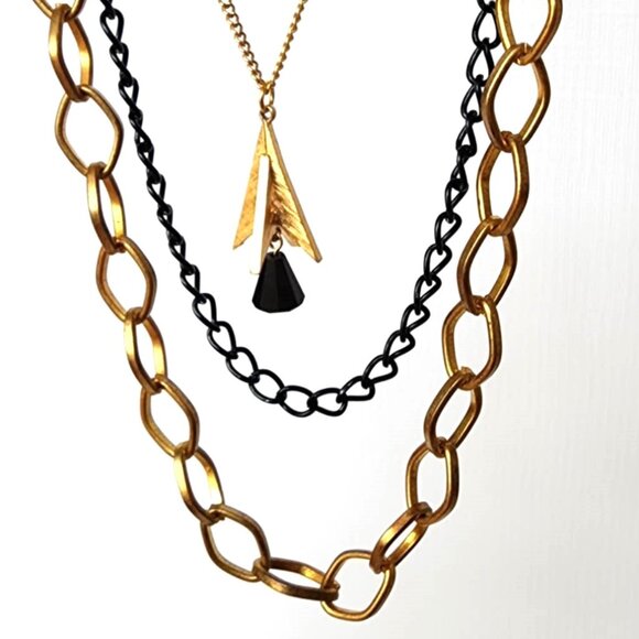 Black & gold pendant chain necklace - Picture 2 of 8
